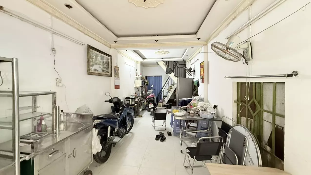 binh thanh – boundary to district 1 – pine car alley – square 3-story house – only 5.55 billion vu huy tan –