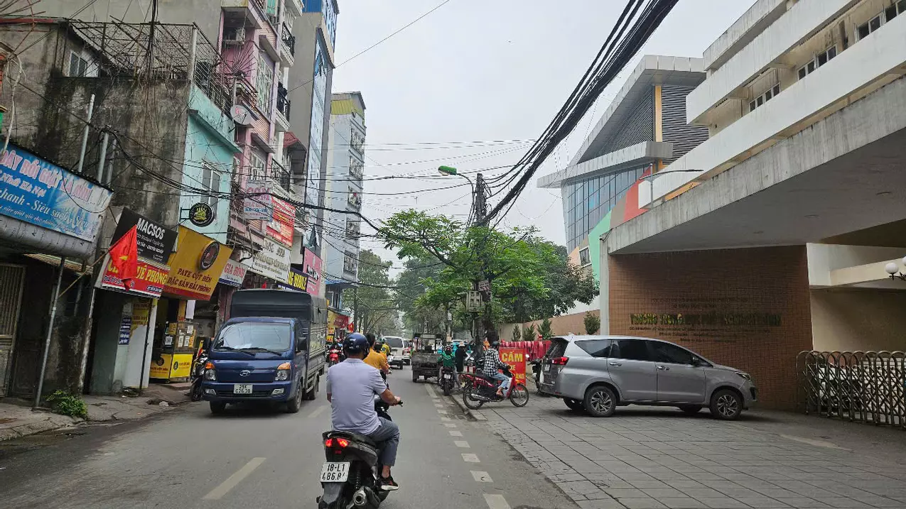 Nam Tu Liem
