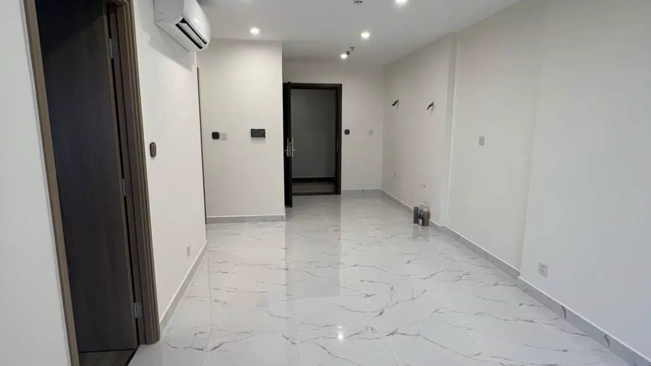 for sale 2br gh apartment, direct swimming pool view as pictured, middle floor, extremely cool se direction price only 3 billion 470 all in