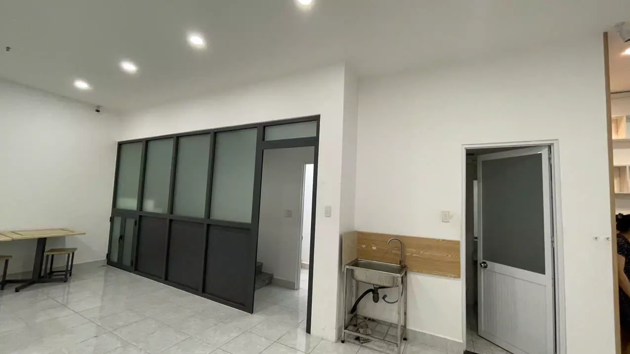 ho hoc lam shophouse for sale, corner lot, 1 ground floor, 1 first floor, beautiful house, suitable for multi-industry business