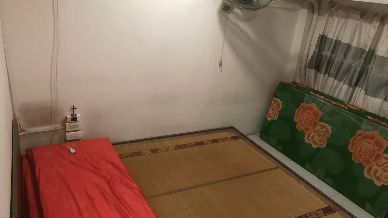 house for sale 60m², 3 bedrooms, with attic - near market, 500m school, red book