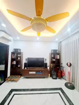 Nam Tu Liem
