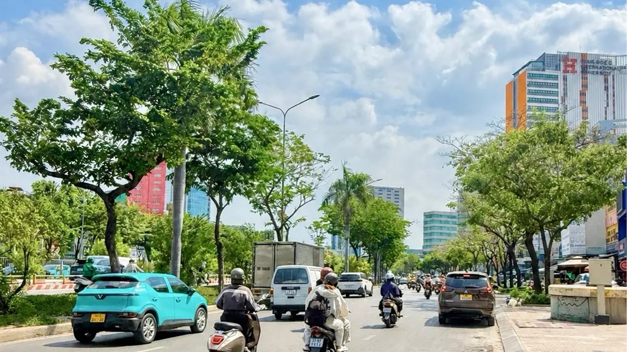 sale corner apartment flora anh dao, 67m2 2 bedrooms - 2 bathrooms with balcony, basic furniture from the investor, with book