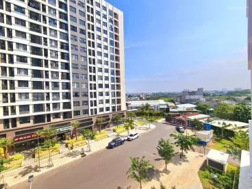 selling 2 bedroom apartment loss 100 million compared to contract. picity high park district 12