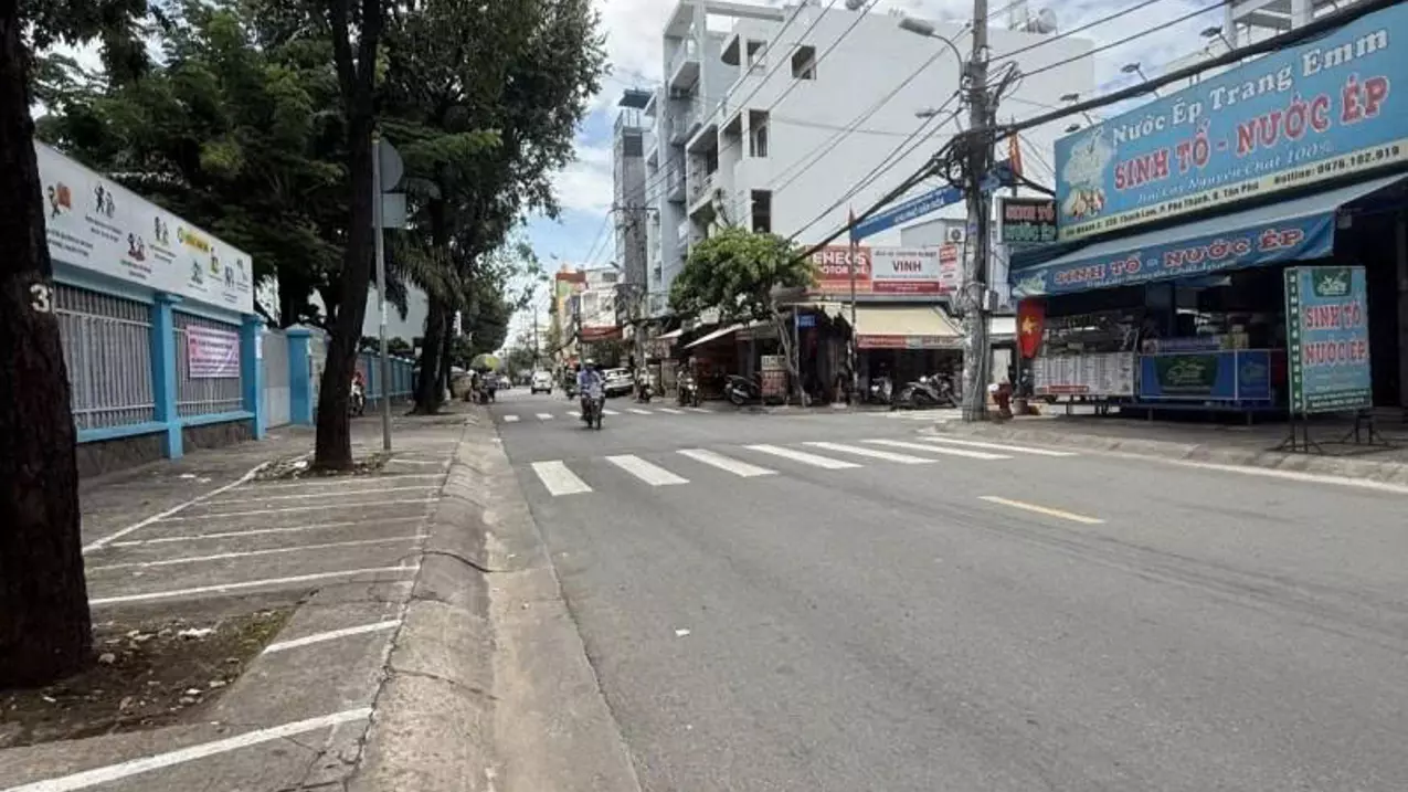 selling 7-storey building, frontage of thach lam - thoai ngoc hau, 8x22m, contract price 160 million, 48.5 billion.