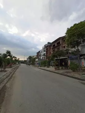 Nam Tu Liem