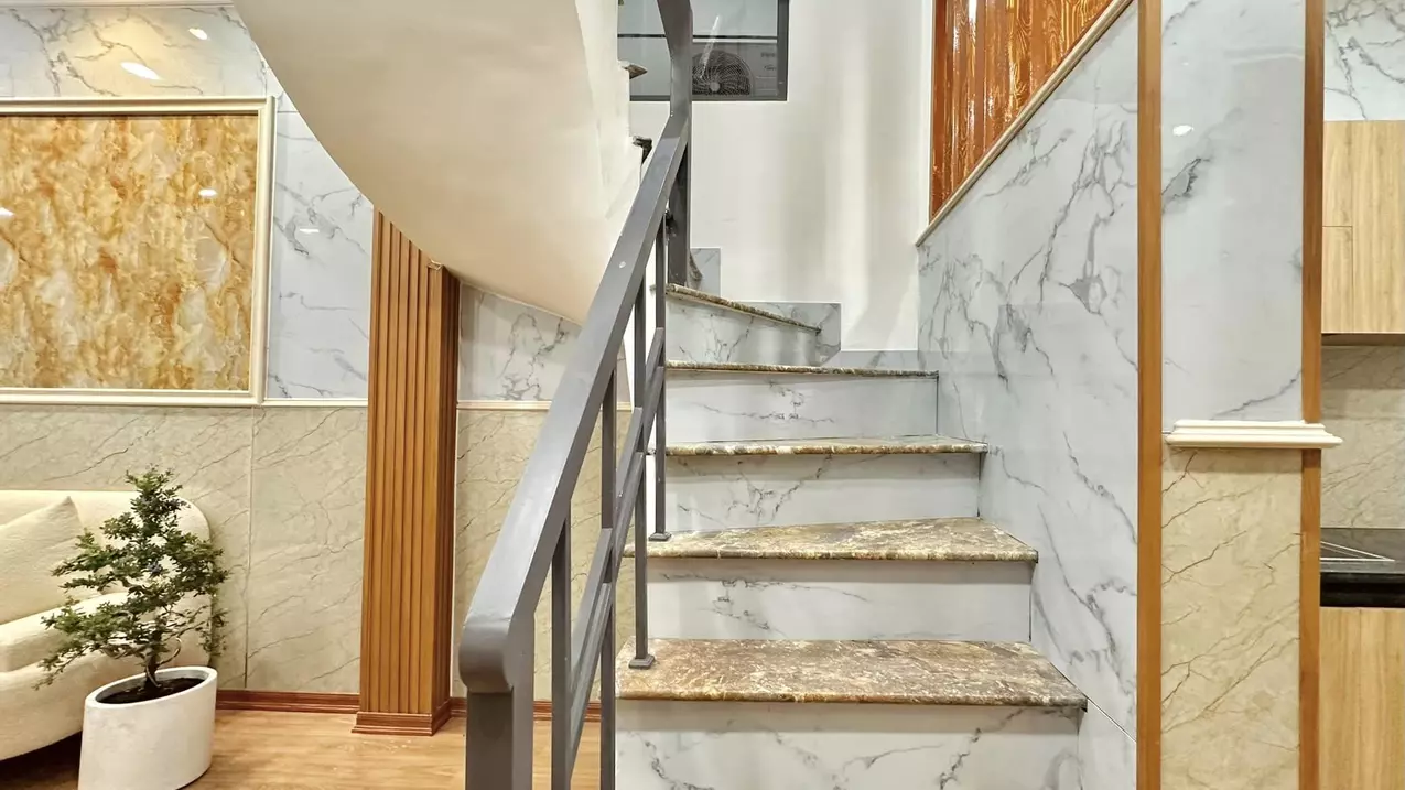 Long Bien