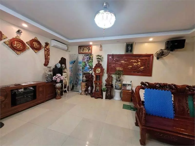 Nam Tu Liem