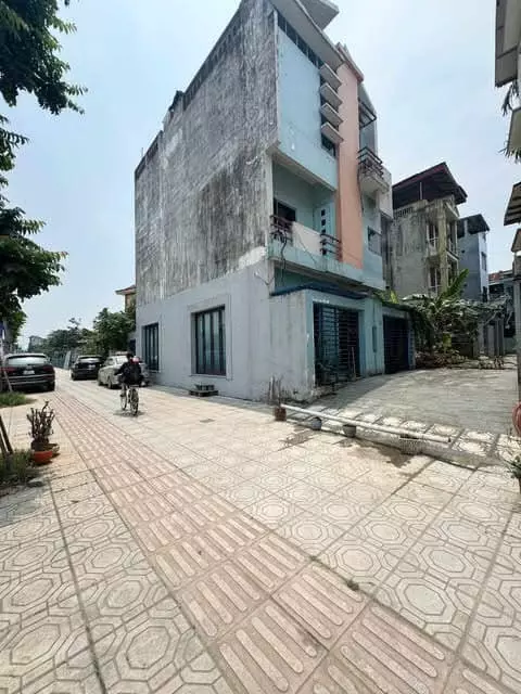 Long Bien