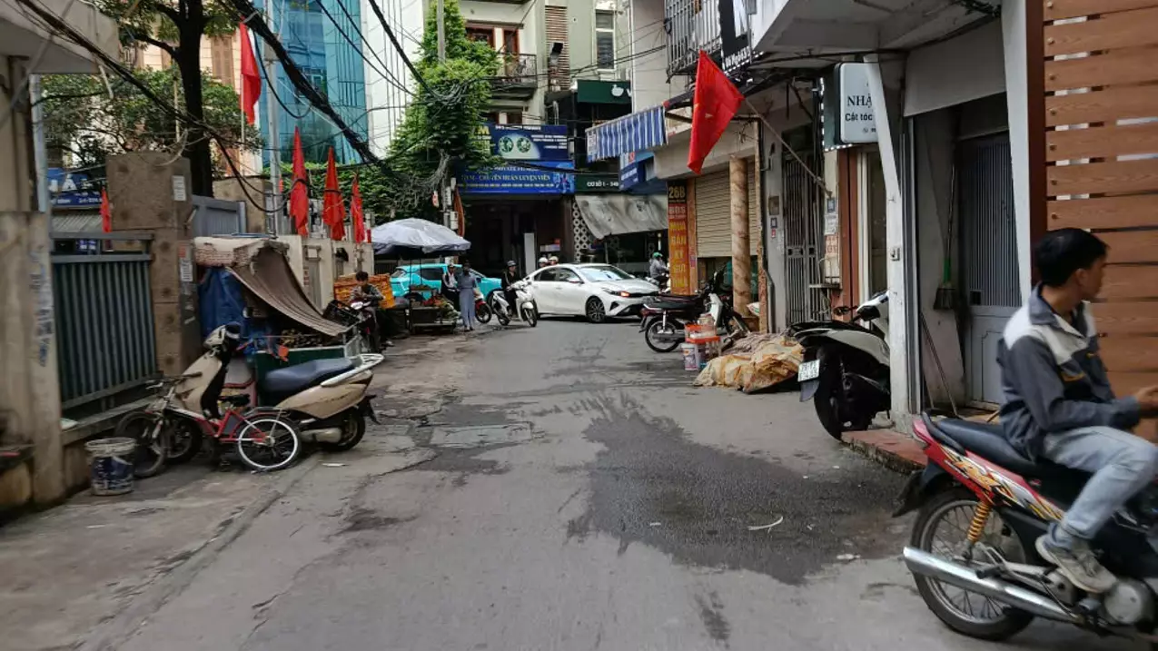 Nam Tu Liem