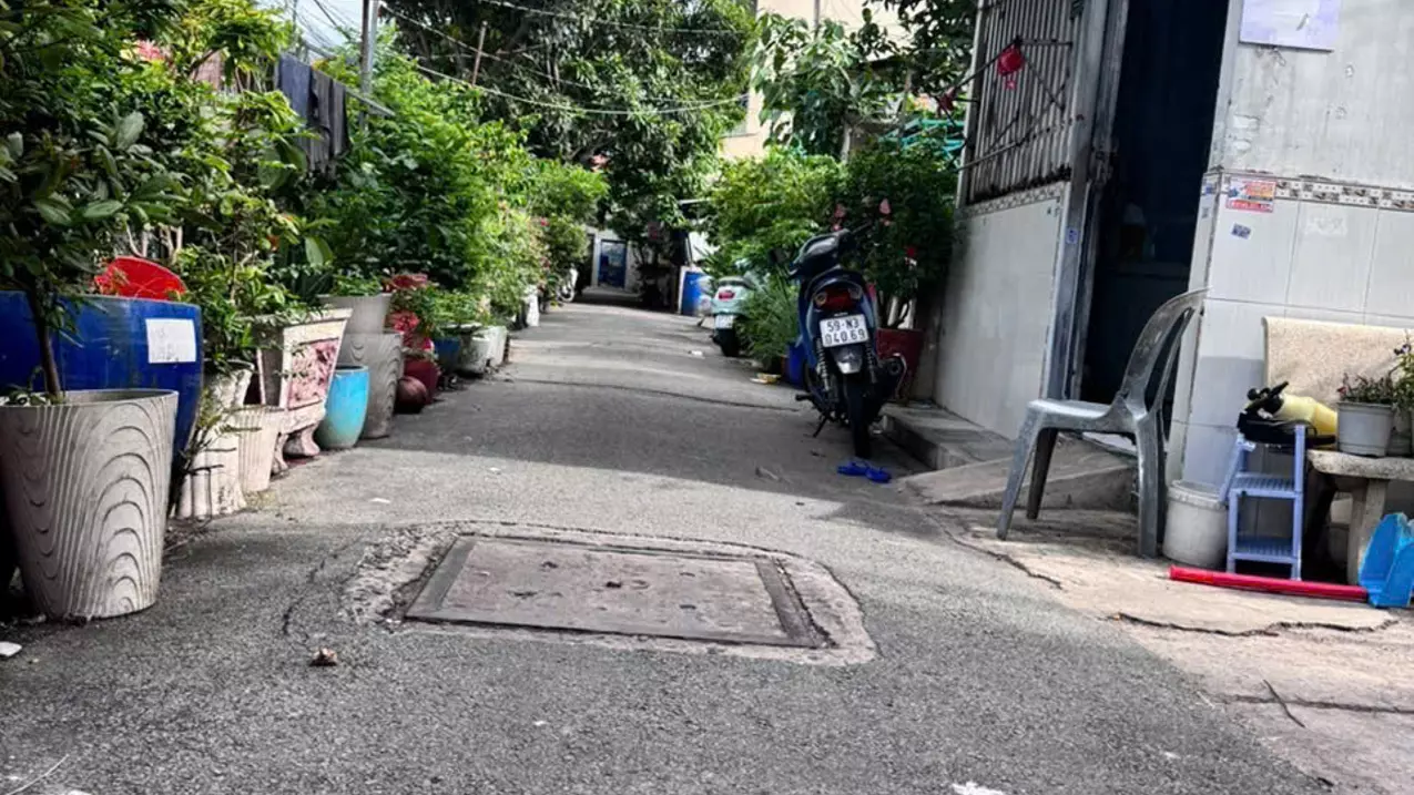 binh tan, near mt tl 10, 3-story house, car, low price