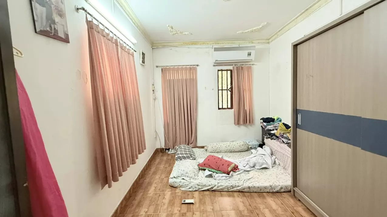 binh thanh – boundary to district 1 – pine car alley – square 3-story house – only 5.55 billion vu huy tan –