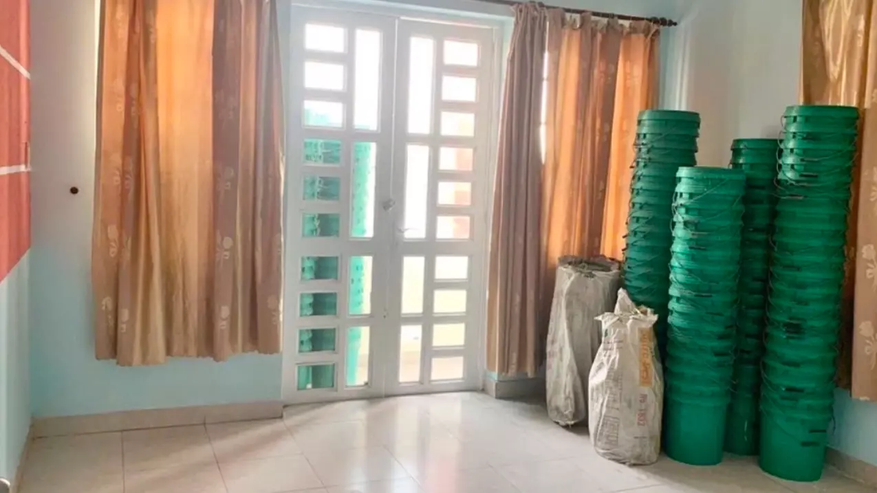 binh tri dong - binh tan 54m ( 4x13.5 ) 4 floors - 4 brs, 3 bathrooms - social connection to the house - only 5 billion little.