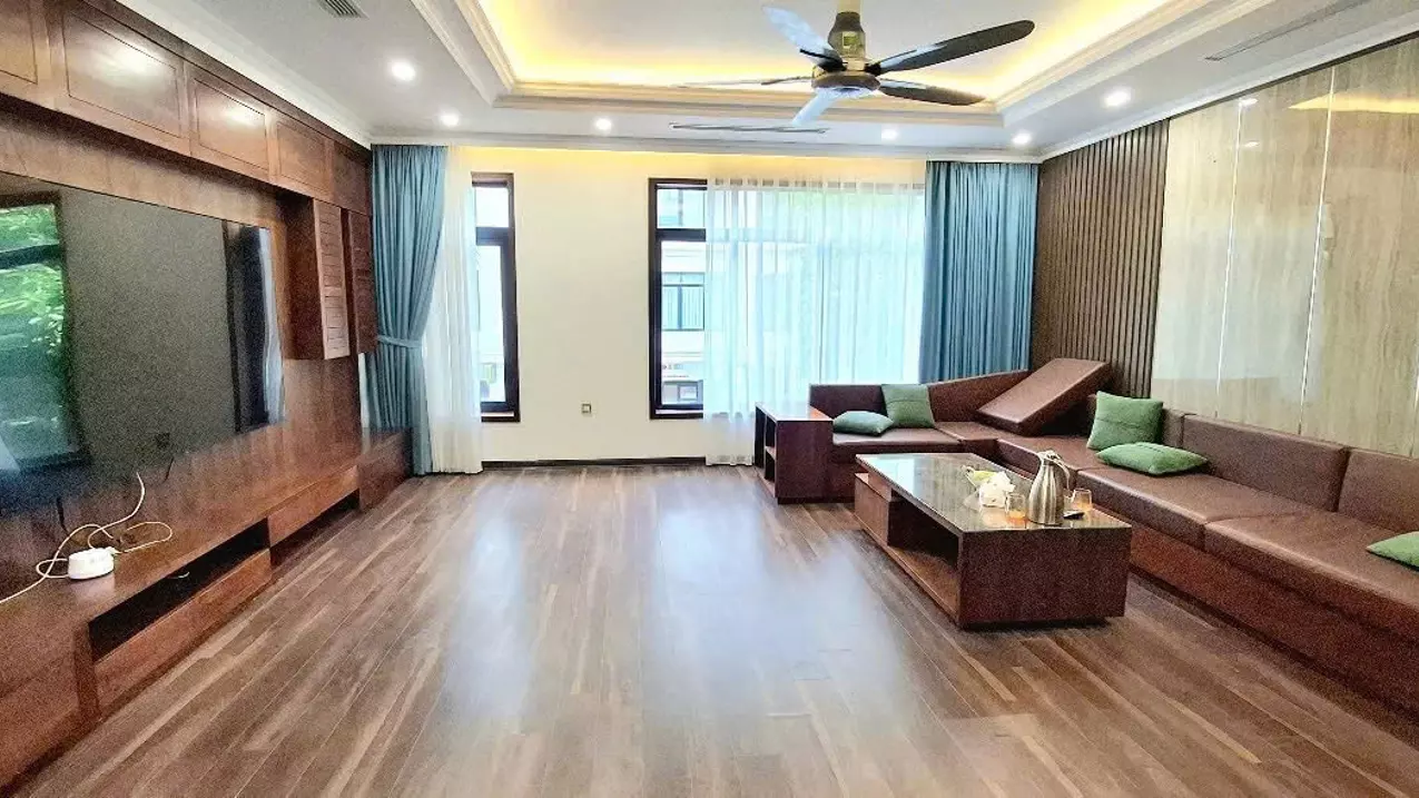 Nam Tu Liem