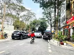 Nam Tu Liem