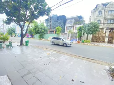 Tan Phu