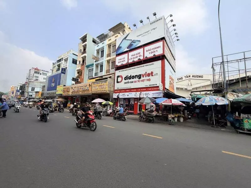 Tan Phu