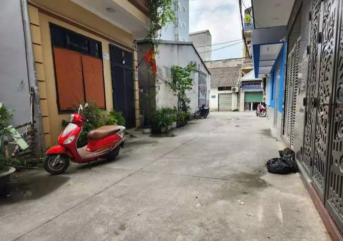 Nam Tu Liem