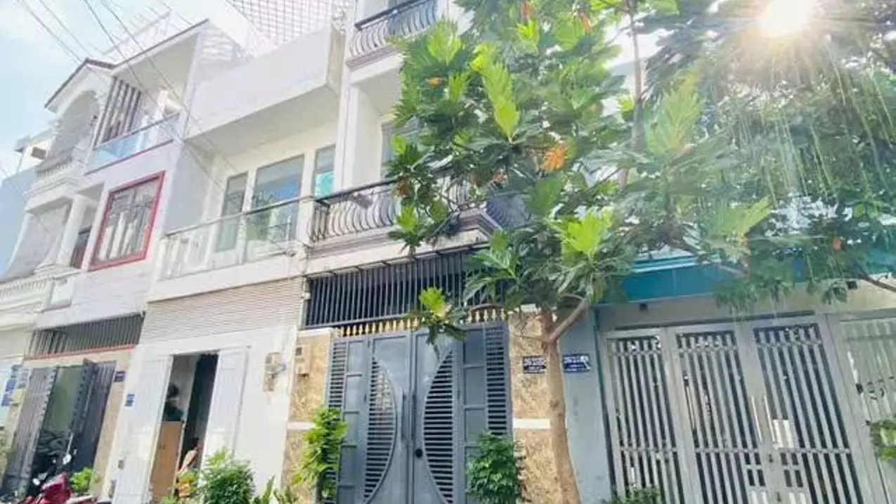 selling a house with 1 ground floor and 2 floors, land area 52m2, car alley, street 12, tam binh ward, thu duc, 6.2 billion