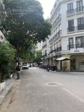 Nam Tu Liem