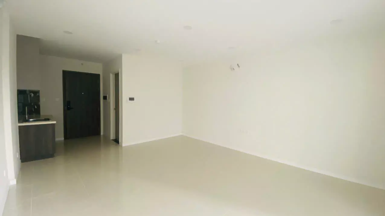 selling apartment b1.0804, beautiful floor, view of landmark 81, main line of investor lavida plus