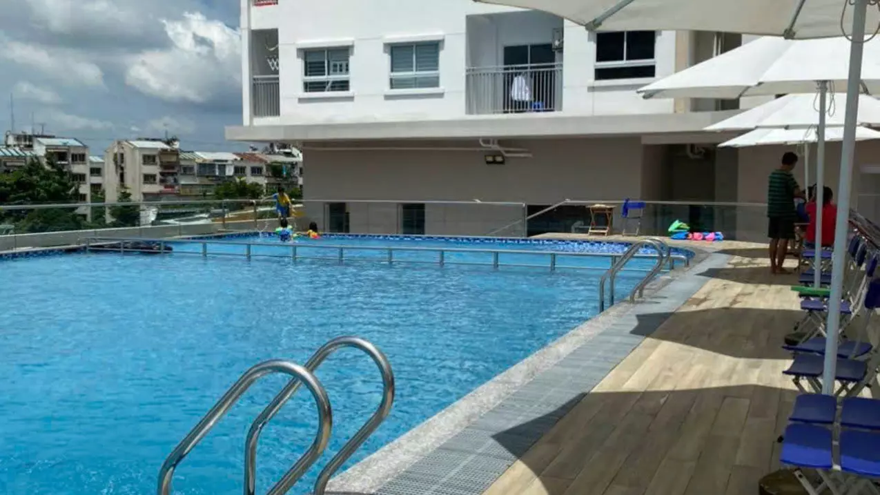 selling c/c blue sky tower, (hqc binh trung dong) district 2 price 2.05 billion, 60m2, 2 bedrooms, 2 bathrooms, basic furniture