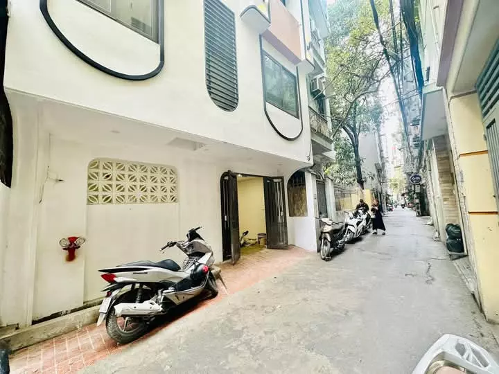 Nam Tu Liem