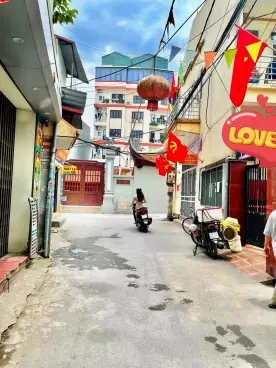 Nam Tu Liem