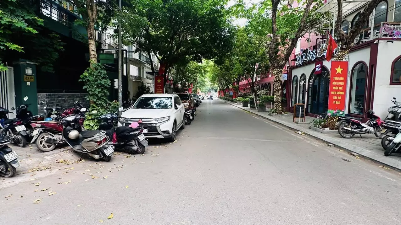 Nam Tu Liem