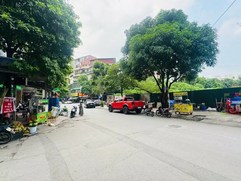 Nam Tu Liem