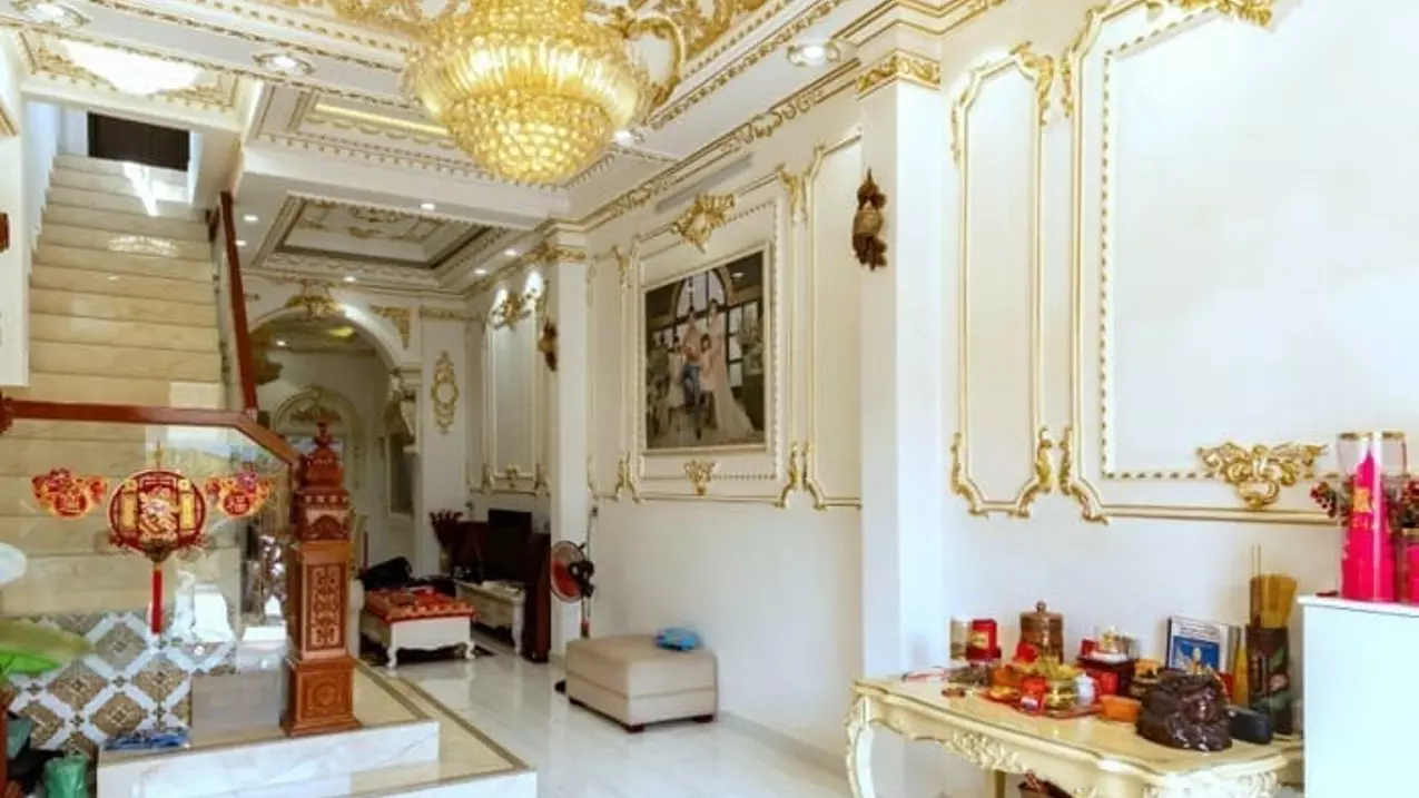 villa with gold facade - good european interior - ward 9, district 6 - 145m2 - 16.8 billion tl