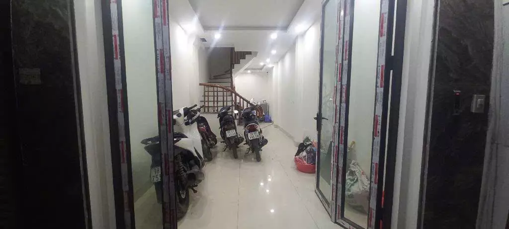 Nam Tu Liem