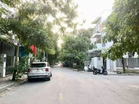 Nam Tu Liem