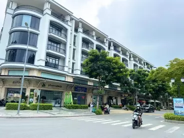can tien ly sell 5-storey shophouse nguyen thi nhung van phuc city for 22 billion