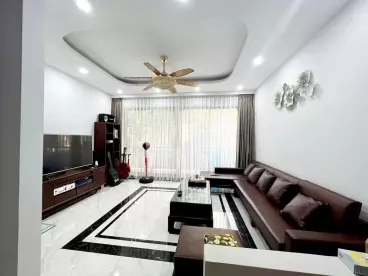 Nam Tu Liem