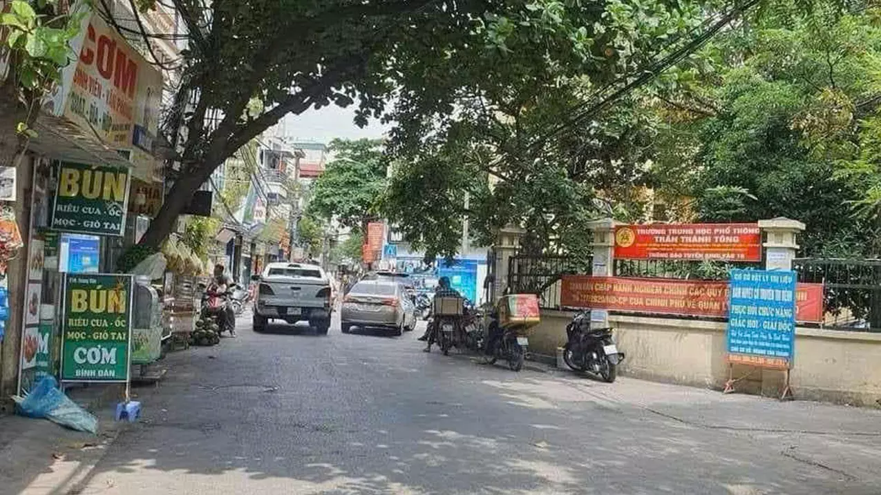 Nam Tu Liem