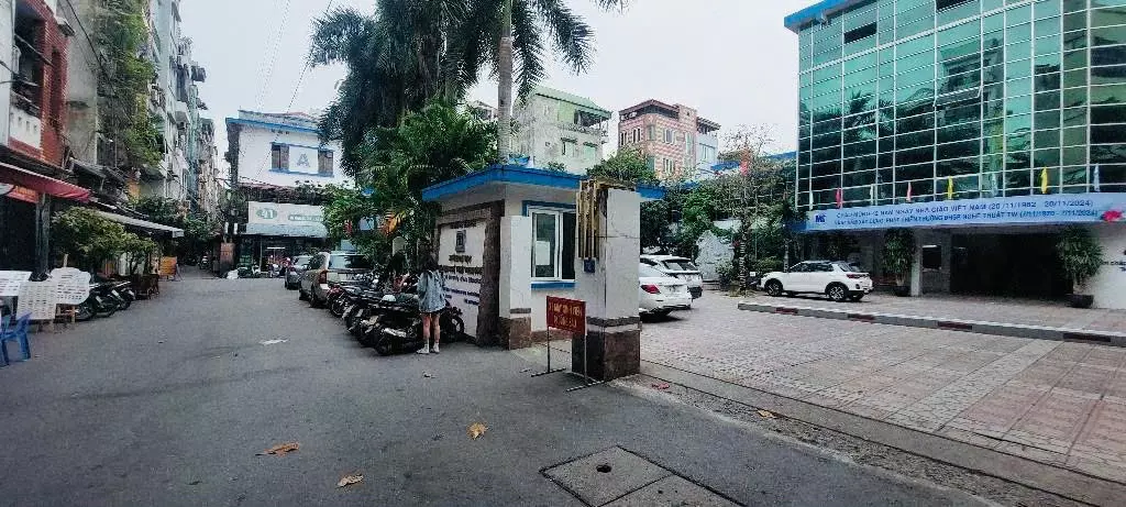 Ha Dong