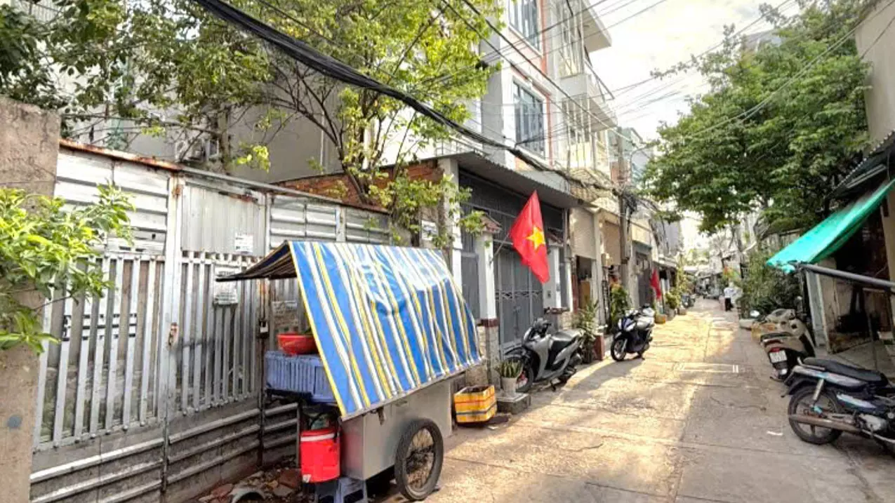 land for sale in front of tan quy street, district 7 - car parking - high-class residential area - price slightly 6 billion, call