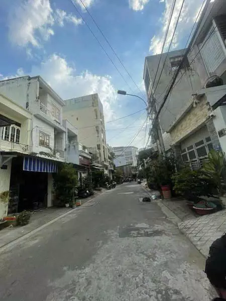 Tan Phu