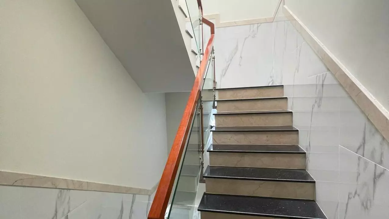 only 9.9 billion - 3-floor house with car alley phan van hon district 12 fall 16 million/month