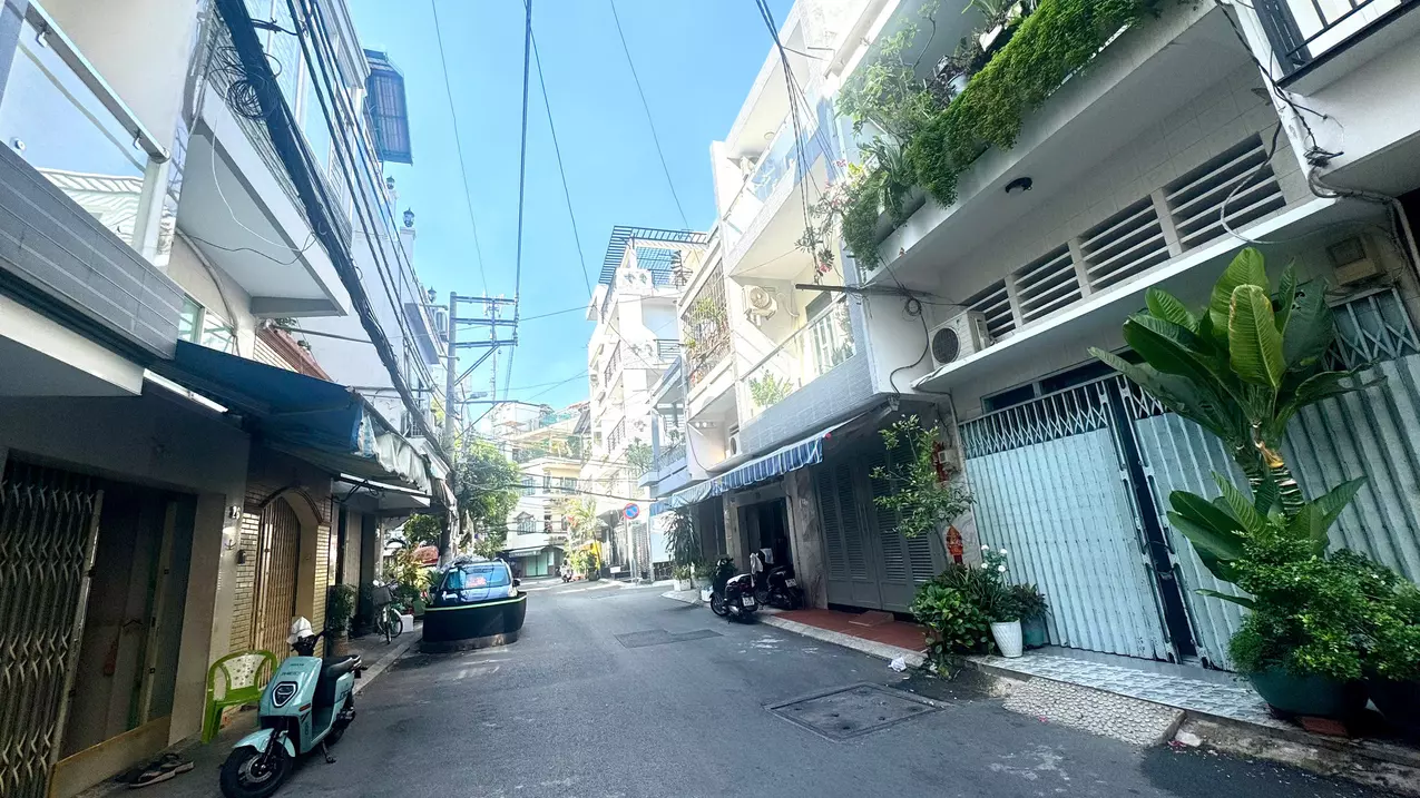 owner for sale 4-floor house front of vinh hoi street, district 4 - giang giang: