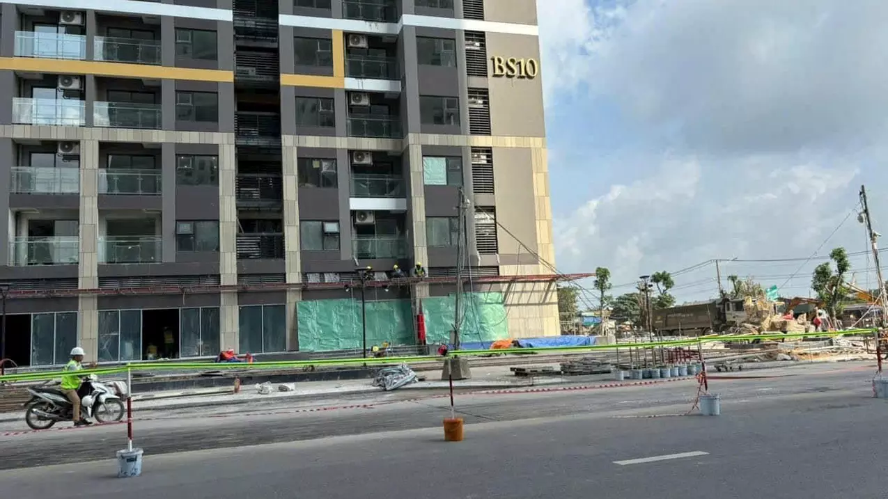 sale of apartment at good price, super view inside the area