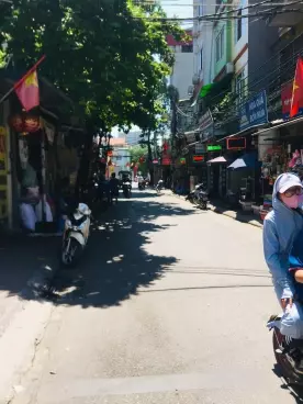 Nam Tu Liem