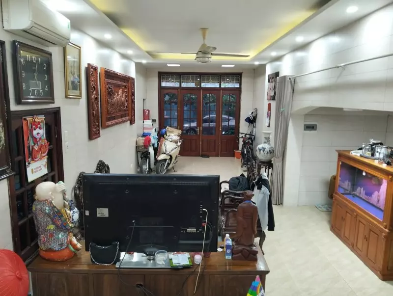 Nam Tu Liem