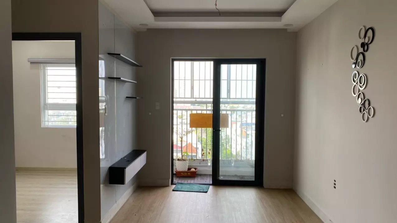selling newly handed over apartment 2.1 billion full tax and fee, area 70m2 2 bedrooms at bluesky central apartment district 2