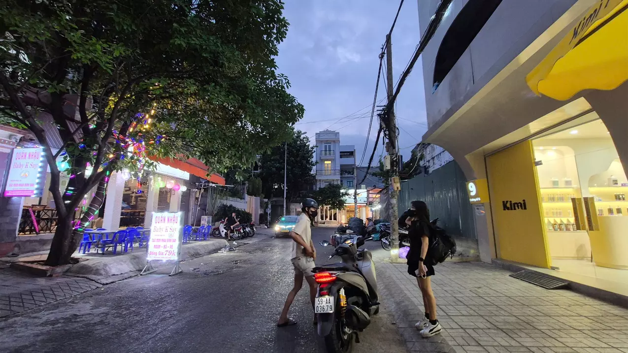 storey villa in front of phan xich long phu nhuan food court