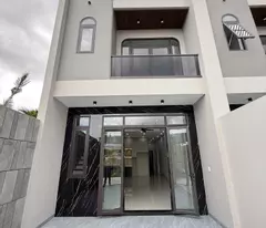 1 floor 1 ground house for sale right in the center of the ward for only 550 million to name the house