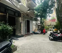 1 only apartment, 11.9 billion with immediately grown house, 5t, 40m2, 7-seater car