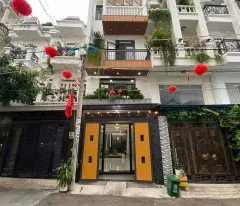 100% new house for sale, usable area: nearly 340m2 floor - 4 bedrooms-5 bathrooms - fully furnished - 6.2 billion bot loc - sieu