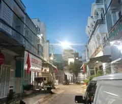 11 - owner: house 7.5 million 2 rooms near an khanh market